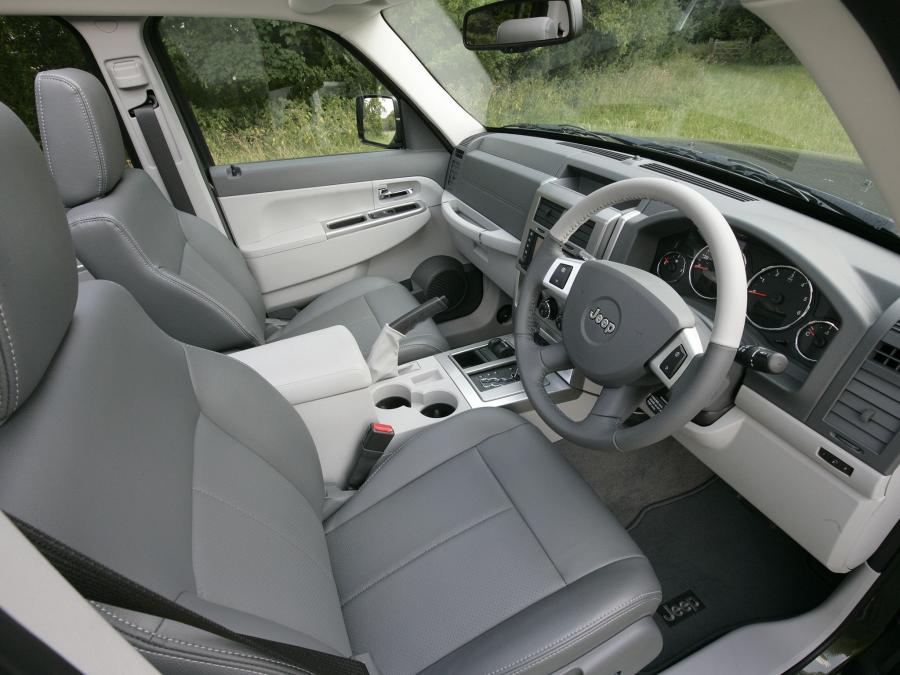  Jeep Cherokee Limited CRD 2007 года  (UK) (фото 8 из 30)